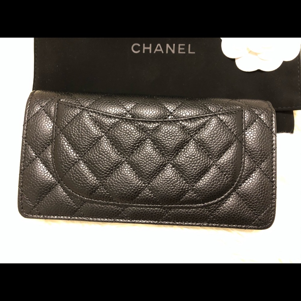 Chanel Wallet (Free Dior lip glow) - Picture 5 of 16